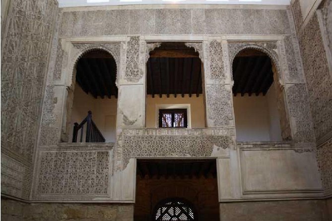Visit Jewish quarter - Torre de la Paloma to the Jewish Quarter, a Simple Route With a Clear Start